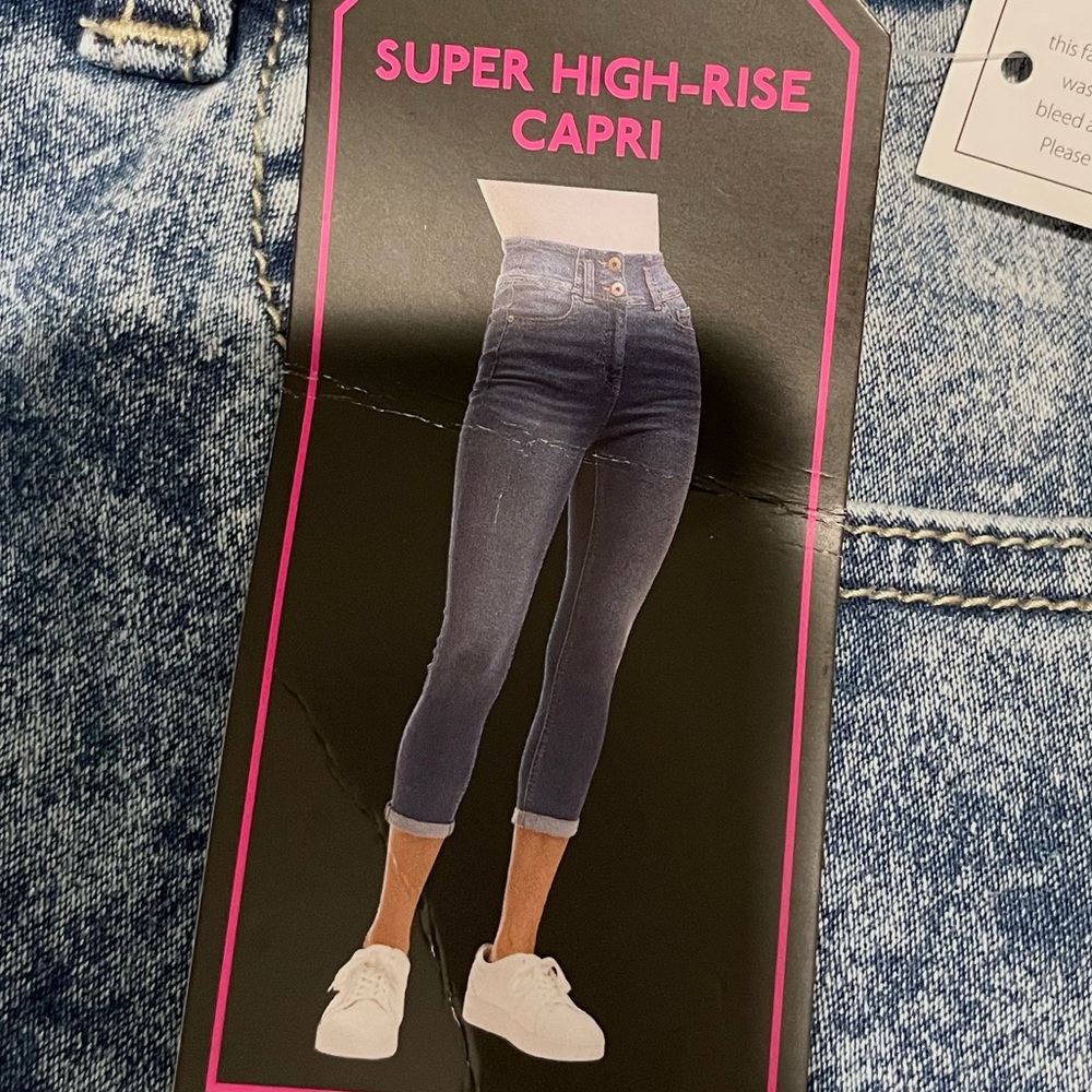 Brand New Super High Rise Capri